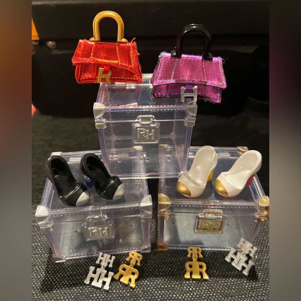 RH Monster High x Rainbow High Devious Lot - shoes, bags, accessories